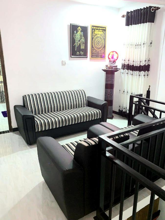 Sura Homestay แคนดี้ ภายนอก รูปภาพ
